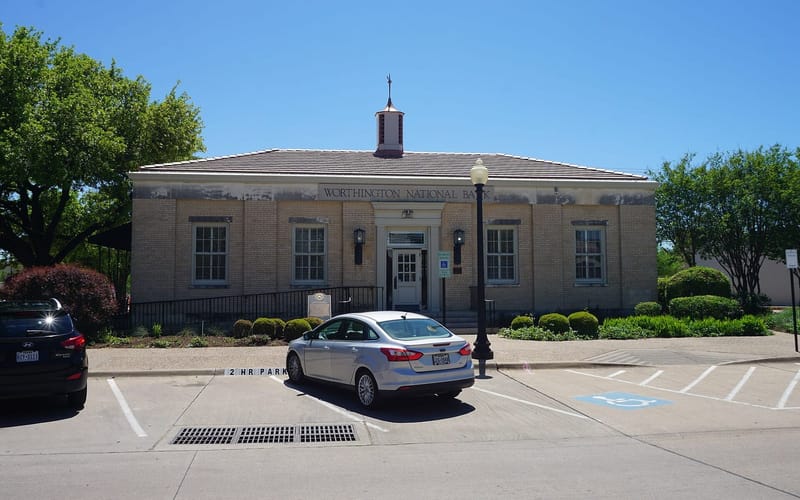 The Worthington National Bank building in downtown Arlington, Texas